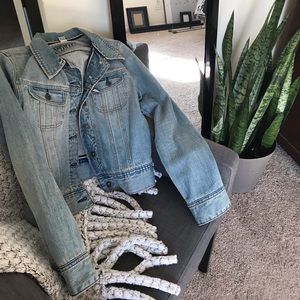 Vintage REAL 90’s light wash jean jacket